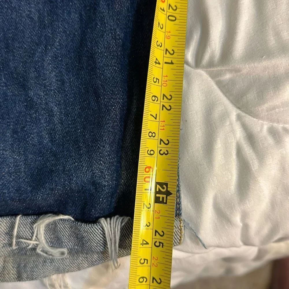 Levi’s 501 Waist: 52, Inseam: 25 inches
